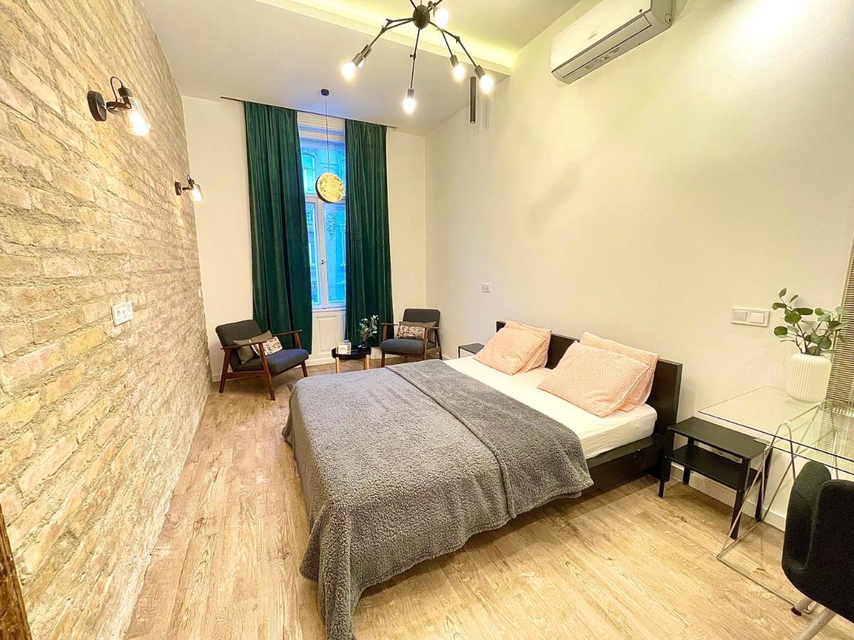 Dream Romance Residency - Finnish Sauna Budapest Ngoại thất bức ảnh